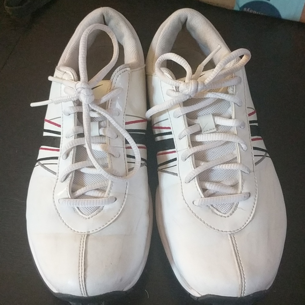 Pair of Womens Nike Golf Shoe. ⛳ Size US 6.5